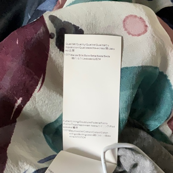 Hugo silk short sleeve top / 34 or Small - Picture 9 of 14